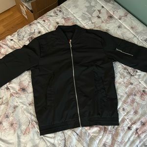 Men’s Medium black zip up lightweight coat